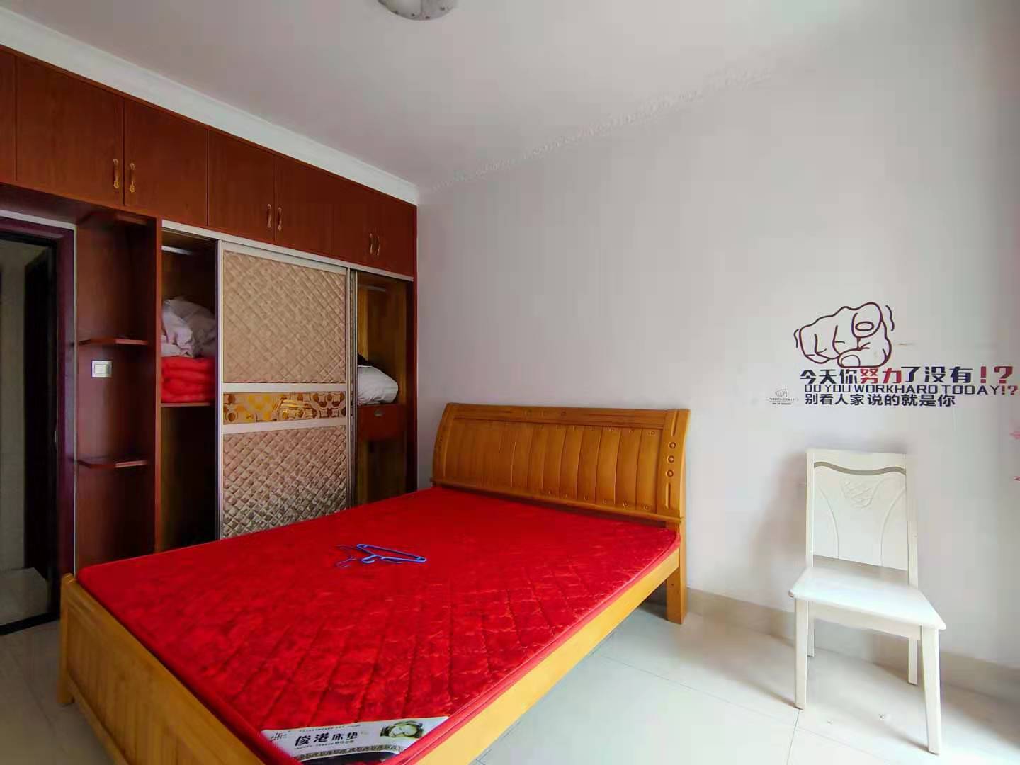 荷塘嘉苑 3室2厅1卫 2000.0元/月 荷塘嘉苑 3室2厅1卫 2000.0元/月室内图