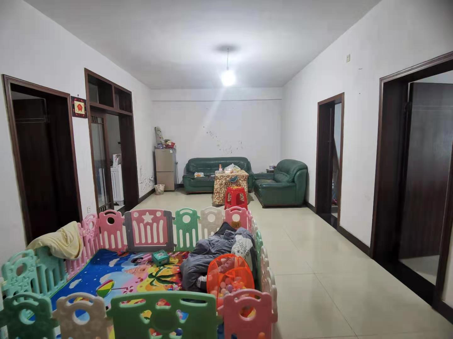 金谷市场  3室1厅1卫    52.0万 金谷市场  3室1厅1卫    52.0万客厅