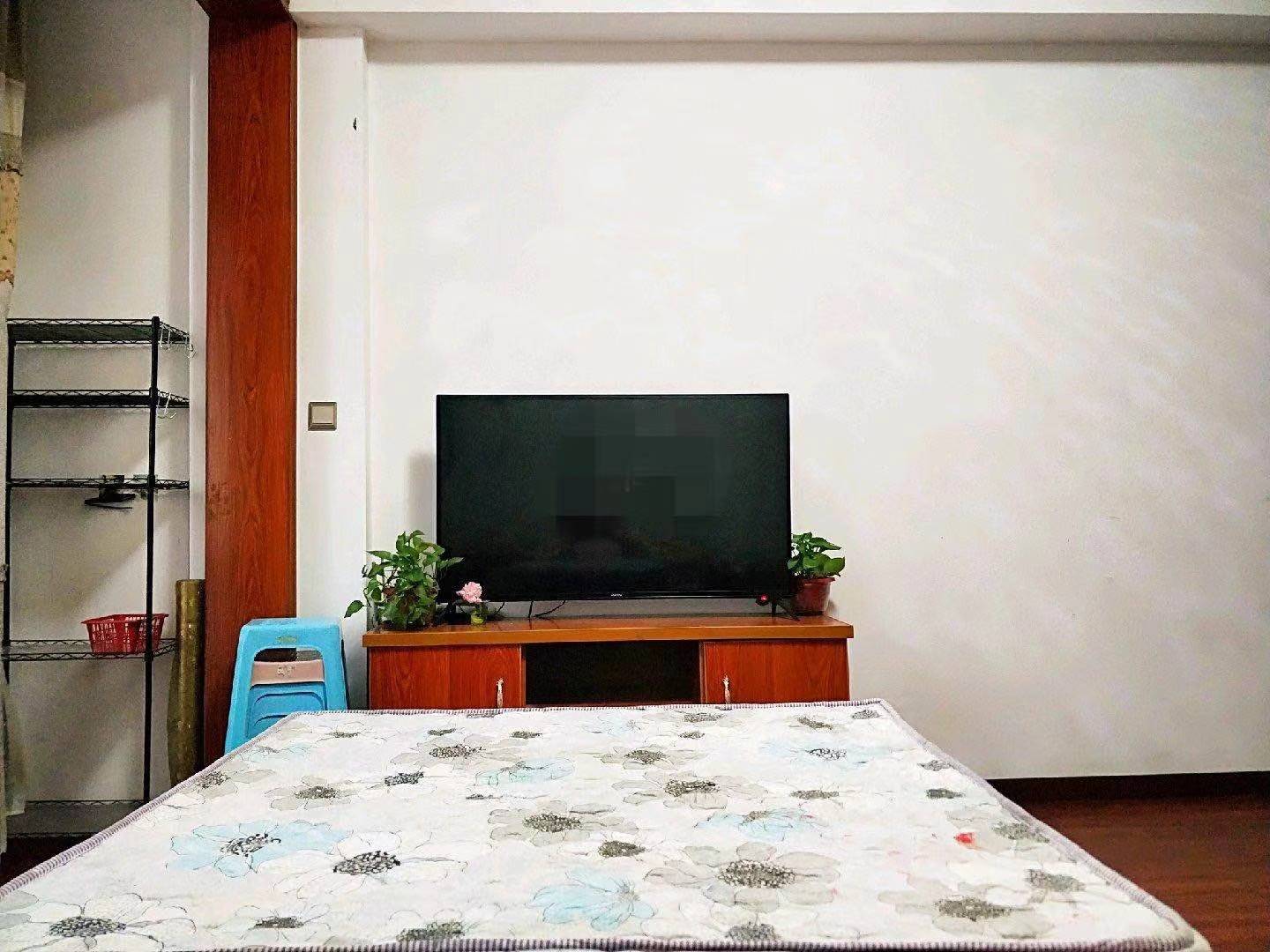 鸿星新天地  1室1厅1卫   1200.00元/月室内图