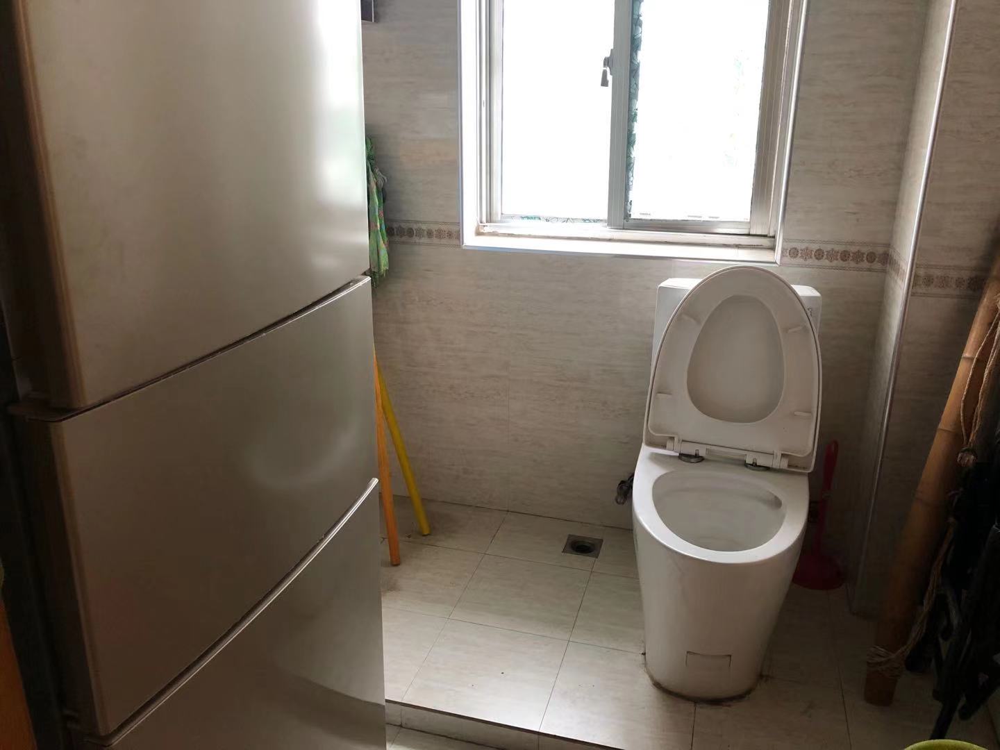 翠塘小区  4室2厅1卫    1300.0元/月 翠塘小区  4室2厅1卫    1300.0元/月室内图