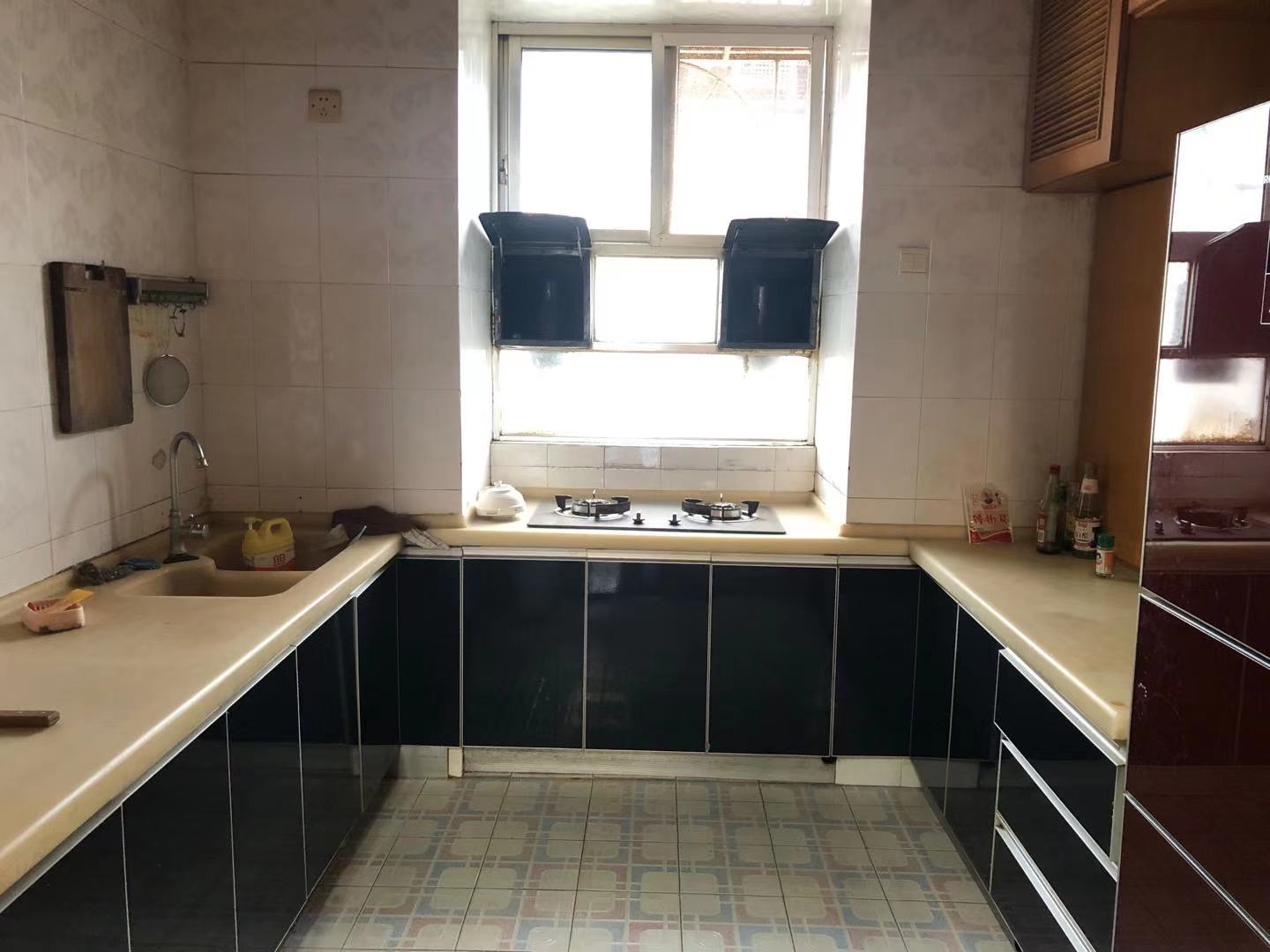 翠塘小区  4室2厅1卫    1300.0元/月 翠塘小区  4室2厅1卫    1300.0元/月室内图