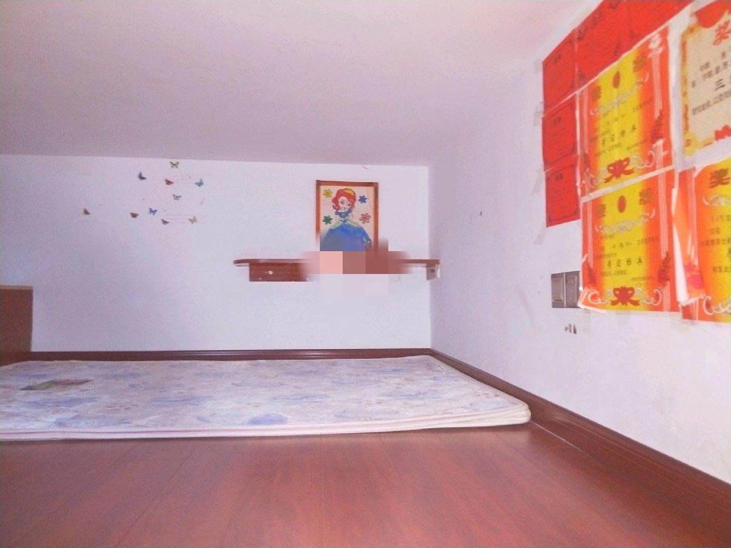 鸿星新天地  1室1厅1卫   1200.00元/月室内图