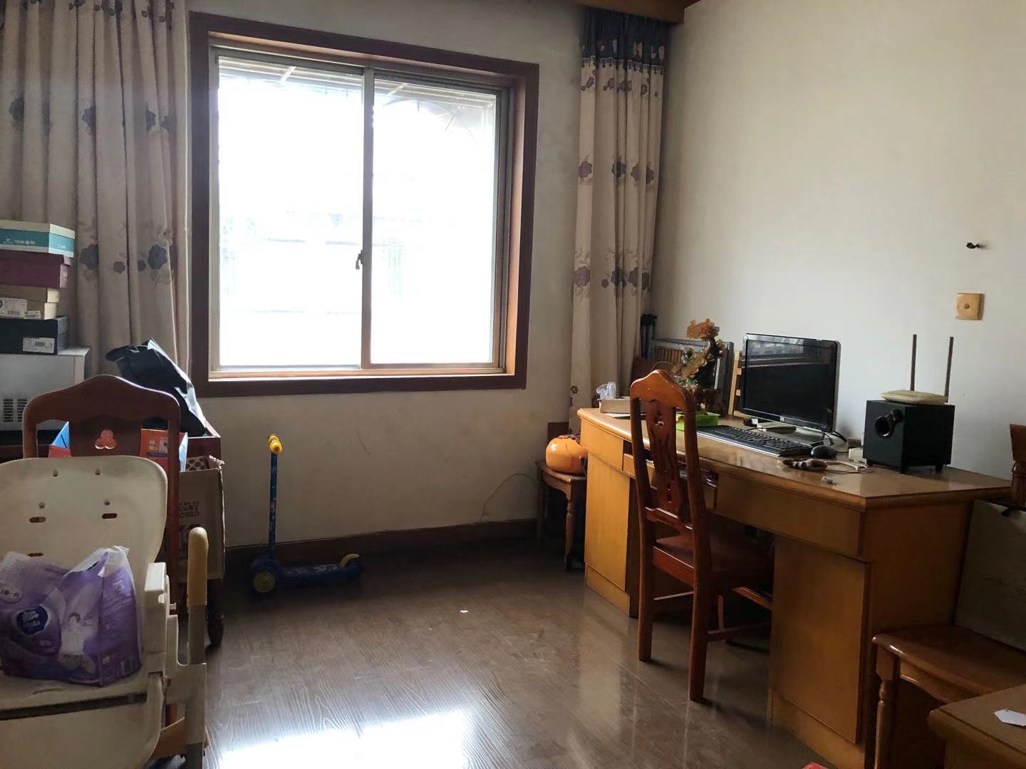 翠塘小区  4室2厅1卫    1300.0元/月 翠塘小区  4室2厅1卫    1300.0元/月室内图