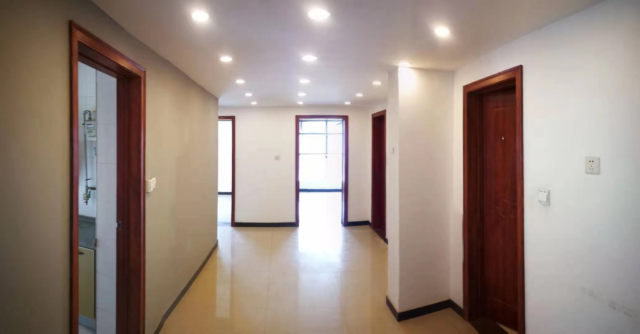 兰乔圣菲  3室2厅1卫   3800.00元/月室内图