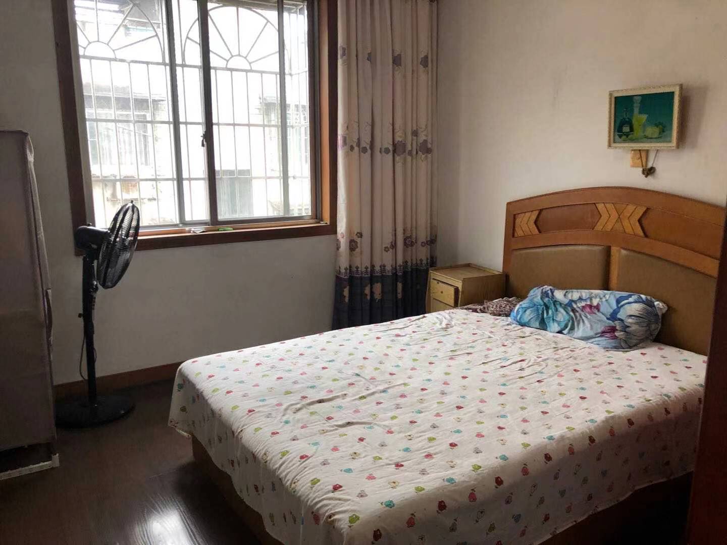 翠塘小区  4室2厅1卫    1300.0元/月 翠塘小区  4室2厅1卫    1300.0元/月室内图