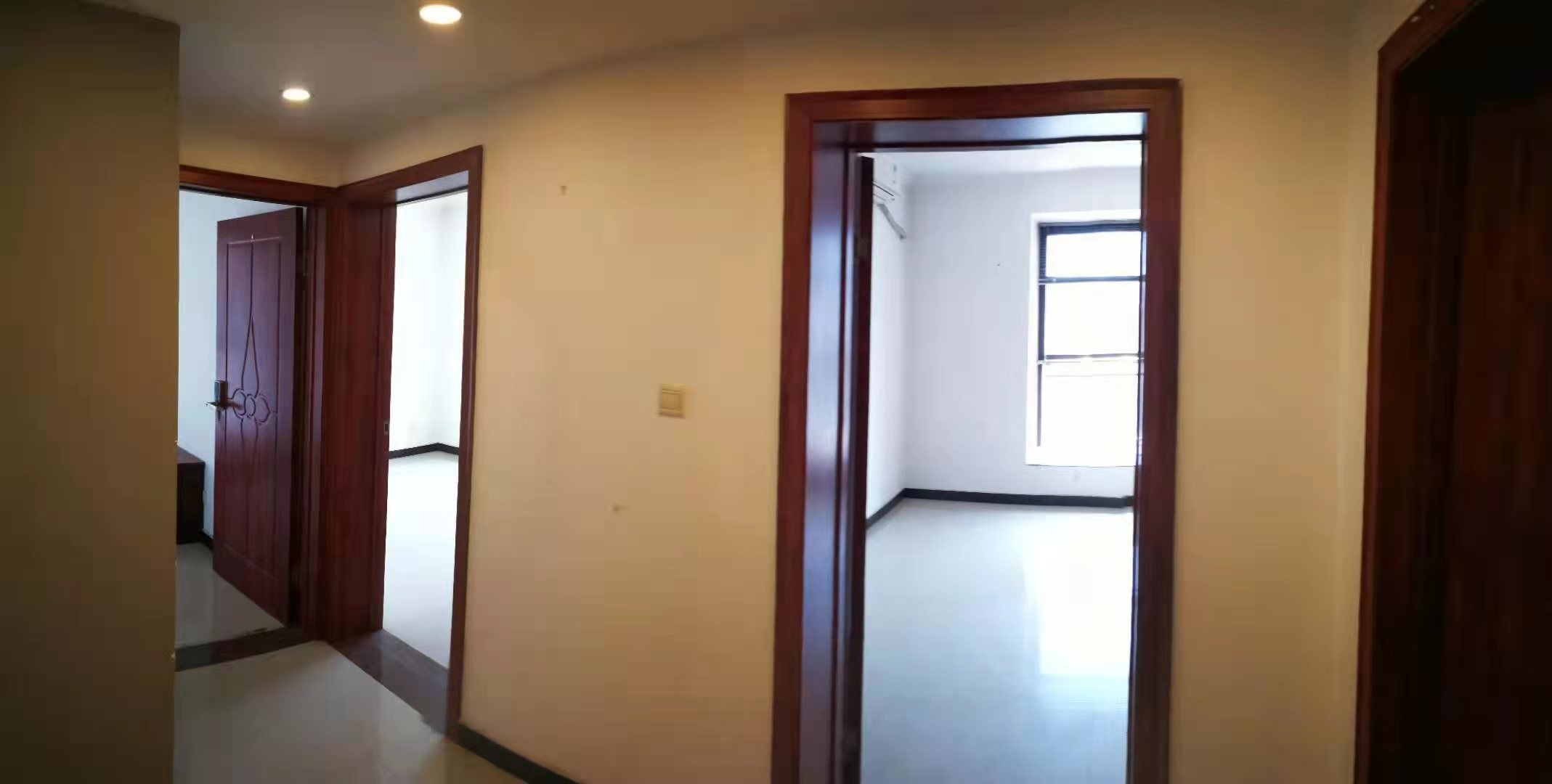 兰乔圣菲  3室2厅1卫   3800.00元/月室内图