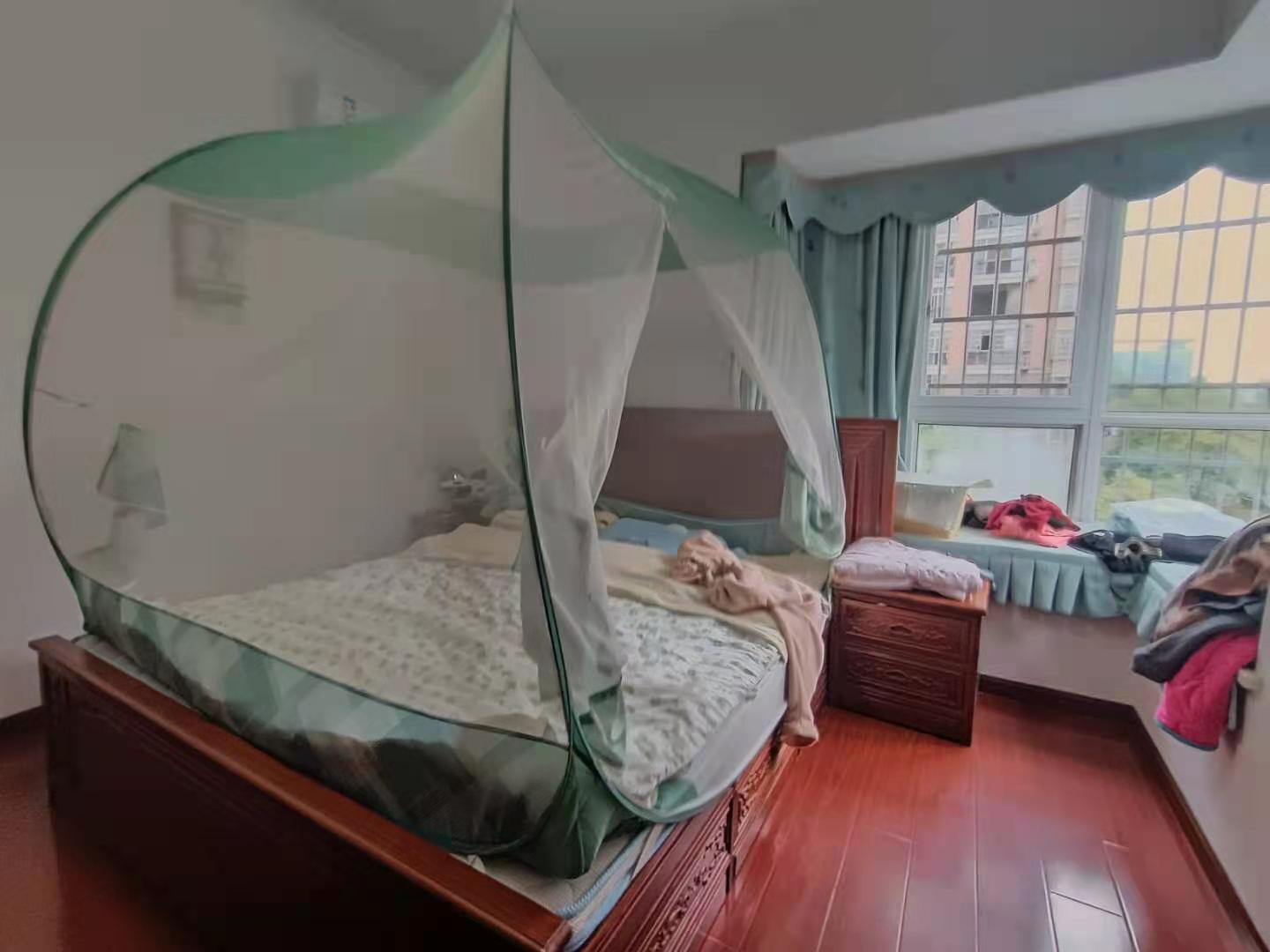 学府花园(文苑瑞景) 3室2厅2卫 98.0万 学府花园(文苑瑞景) 3室2厅2卫 98.0万卧室