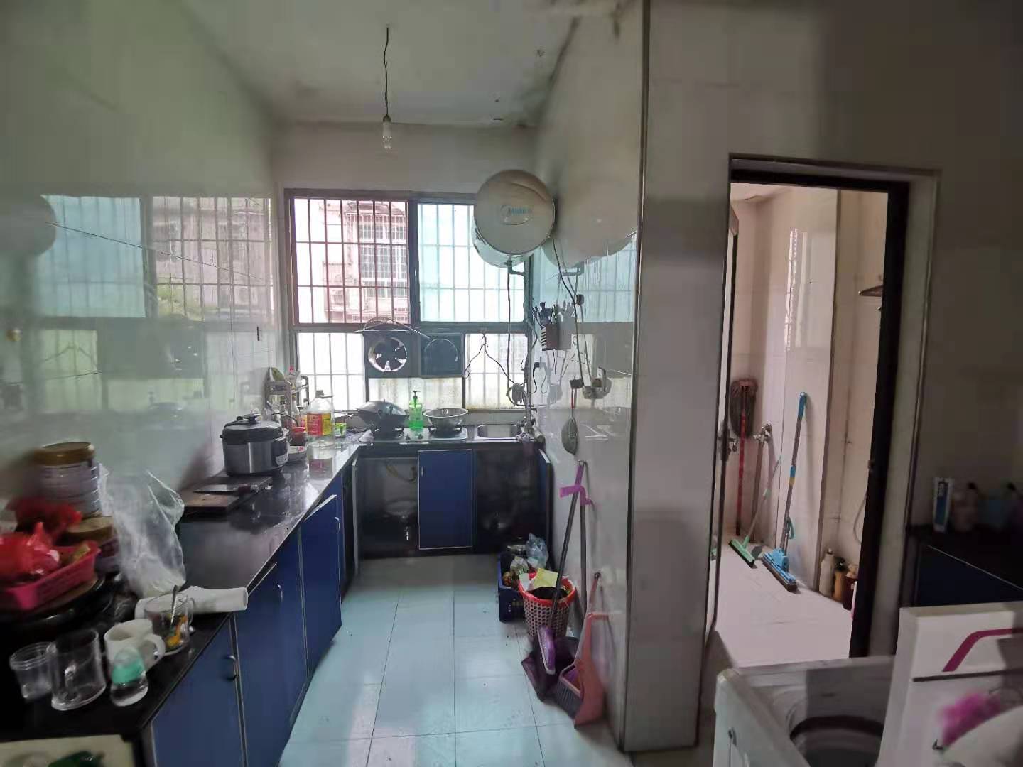 金谷市场  3室1厅1卫    52.0万 金谷市场  3室1厅1卫    52.0万厨房