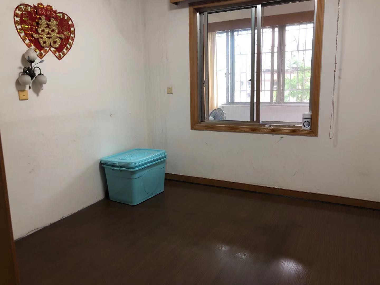 翠塘小区  4室2厅1卫    1300.0元/月 翠塘小区  4室2厅1卫    1300.0元/月室内图