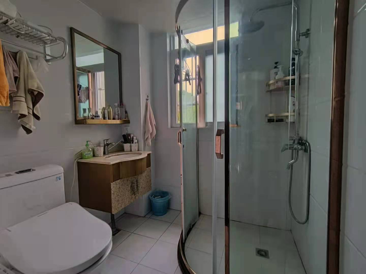 学府花园(文苑瑞景) 3室2厅2卫 98.0万 学府花园(文苑瑞景) 3室2厅2卫 98.0万客厅