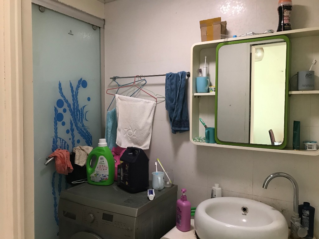 东星花园 4室2厅2卫 83.8万 东星花园 4室2厅2卫 83.8万卫生间