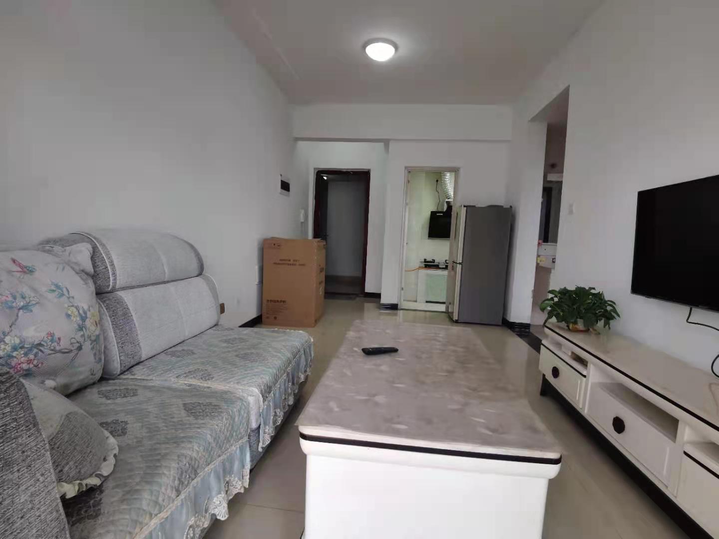 南湖尚景  1室1厅1卫    1600.0元/月 南湖尚景  1室1厅1卫    1600.0元/月