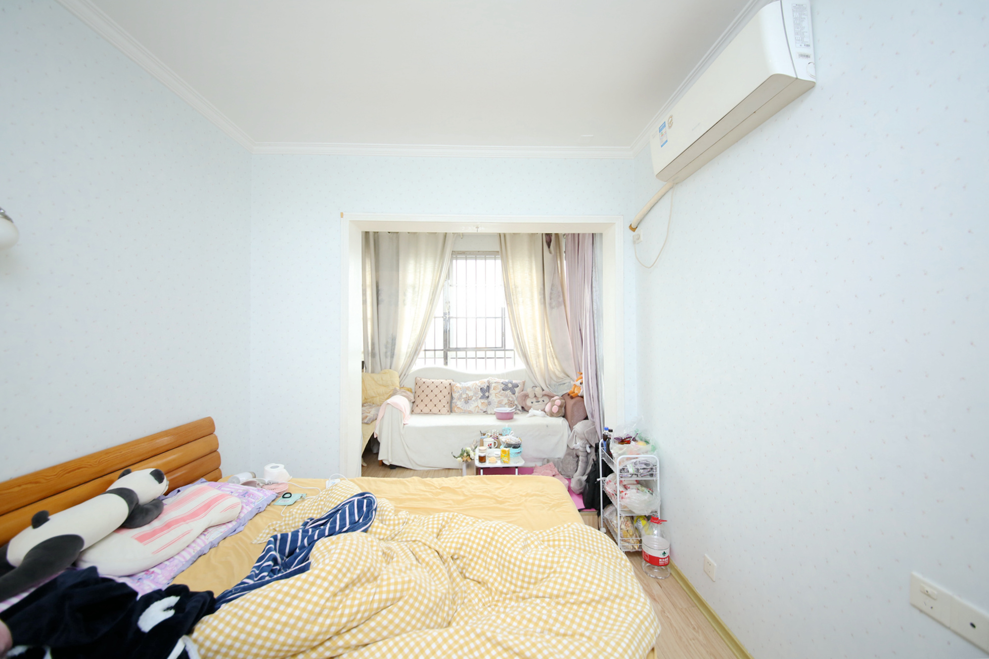 上河国际B座  2室2厅1卫   77.00万卧室