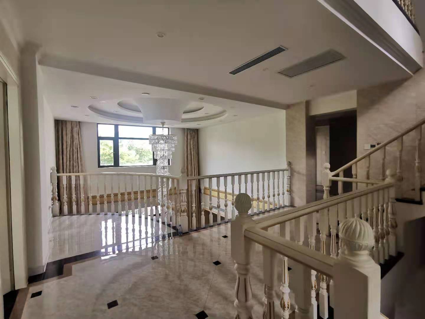 大华西海岸温泉别墅  0室0厅0卫    1150.0万 大华西海岸温泉别墅  0室0厅0卫    1150.0万卧室