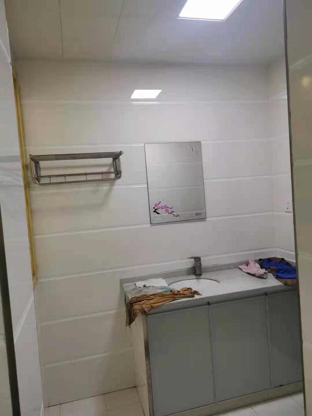 金塘小区  3室2厅2卫    1800.0元/月 金塘小区  3室2厅2卫    1800.0元/月室内图