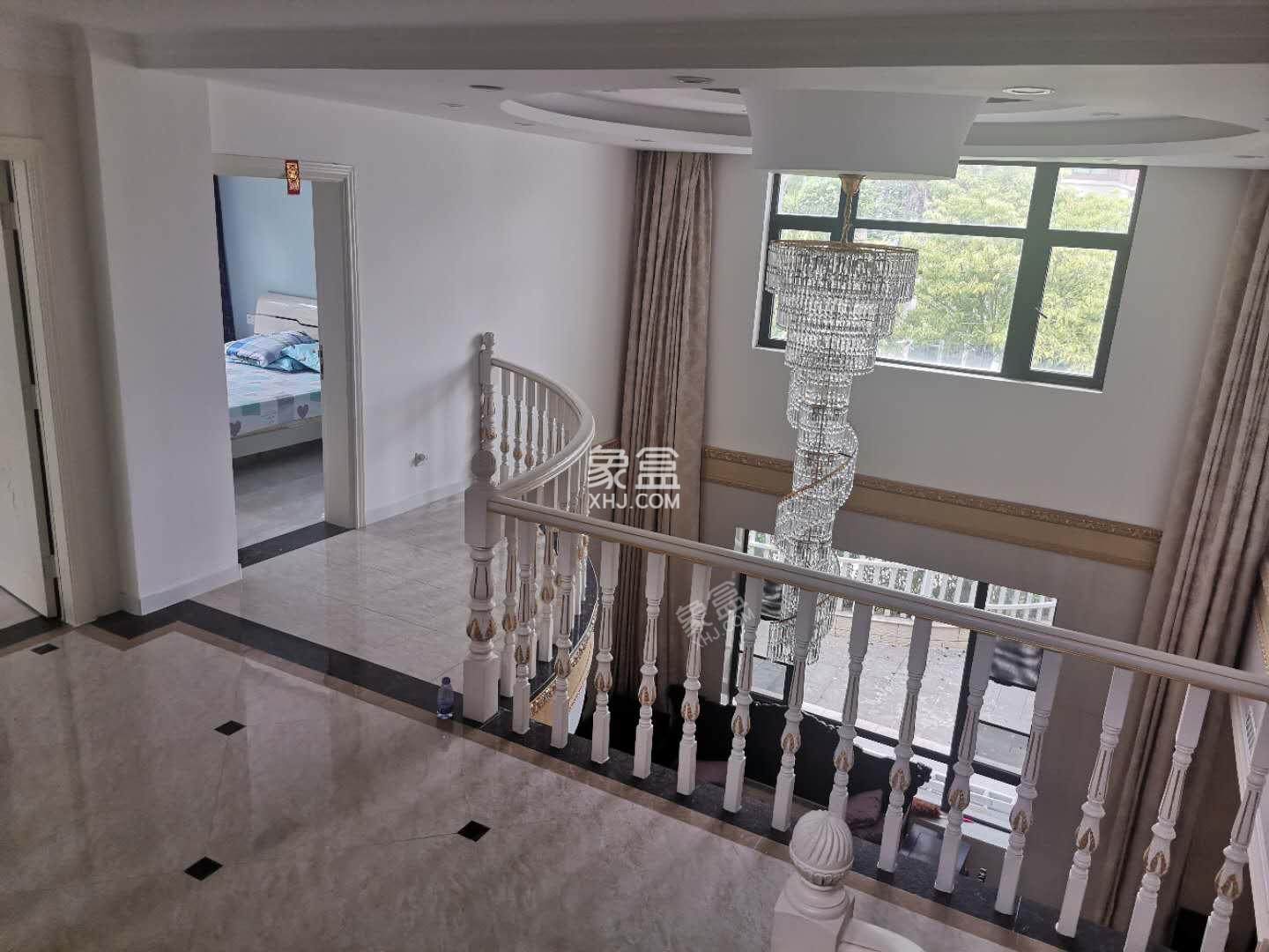 大华西海岸温泉别墅  0室0厅0卫    1150.0万 大华西海岸温泉别墅  0室0厅0卫    1150.0万客厅