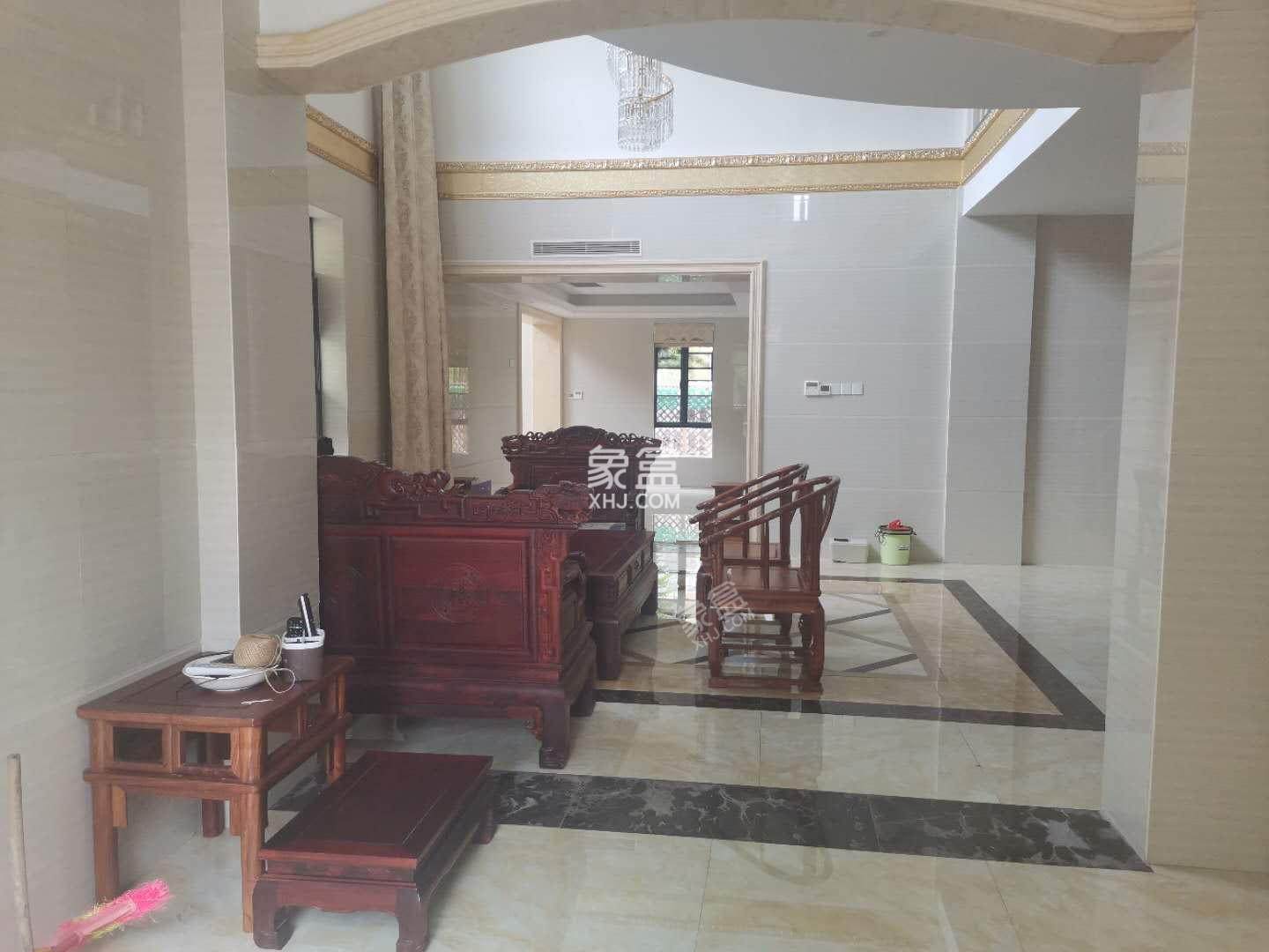 大华西海岸温泉别墅  0室0厅0卫    1150.0万 大华西海岸温泉别墅  0室0厅0卫    1150.0万客厅