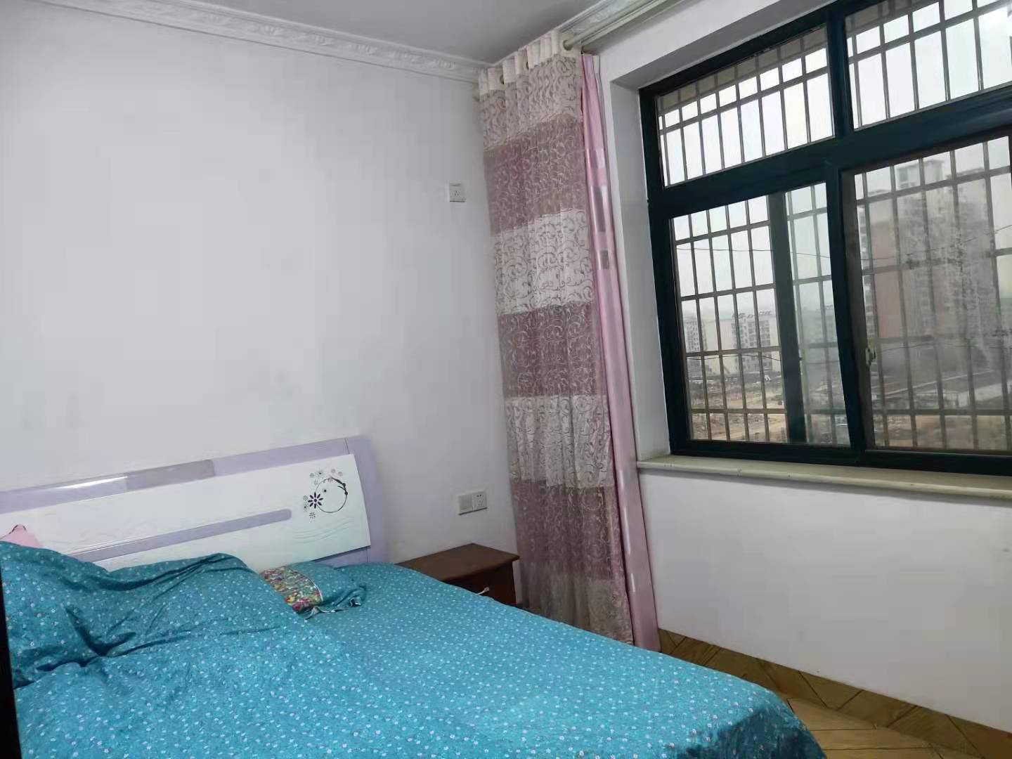 吉泰丽园 5室2厅2卫 3500.0元/月 吉泰丽园 5室2厅2卫 3500.0元/月室内图