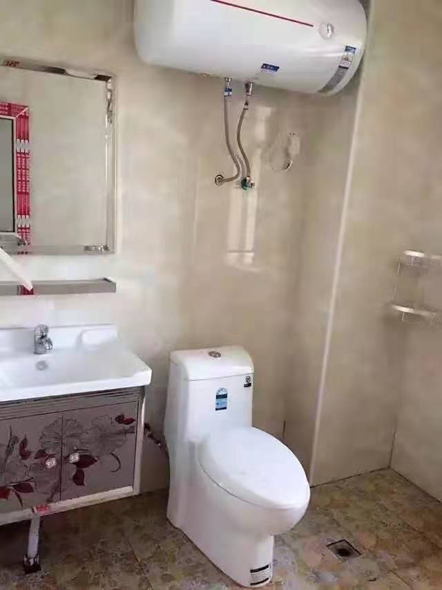 长河广场(待清理)  1室0厅1卫    1000.0元/月 长河广场(待清理)  1室0厅1卫    1000.0元/月室内图