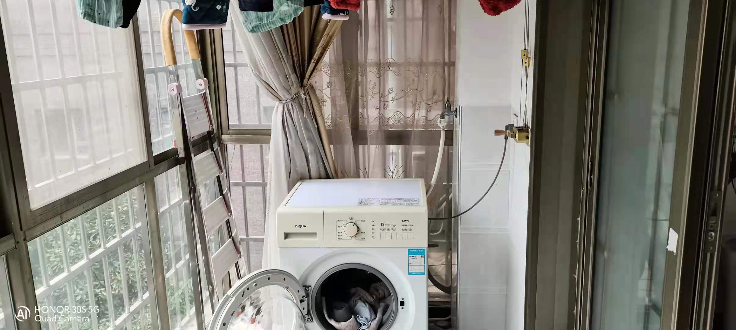 三星龙园 3室2厅2卫 94.0万 三星龙园 3室2厅2卫 94.0万阳台