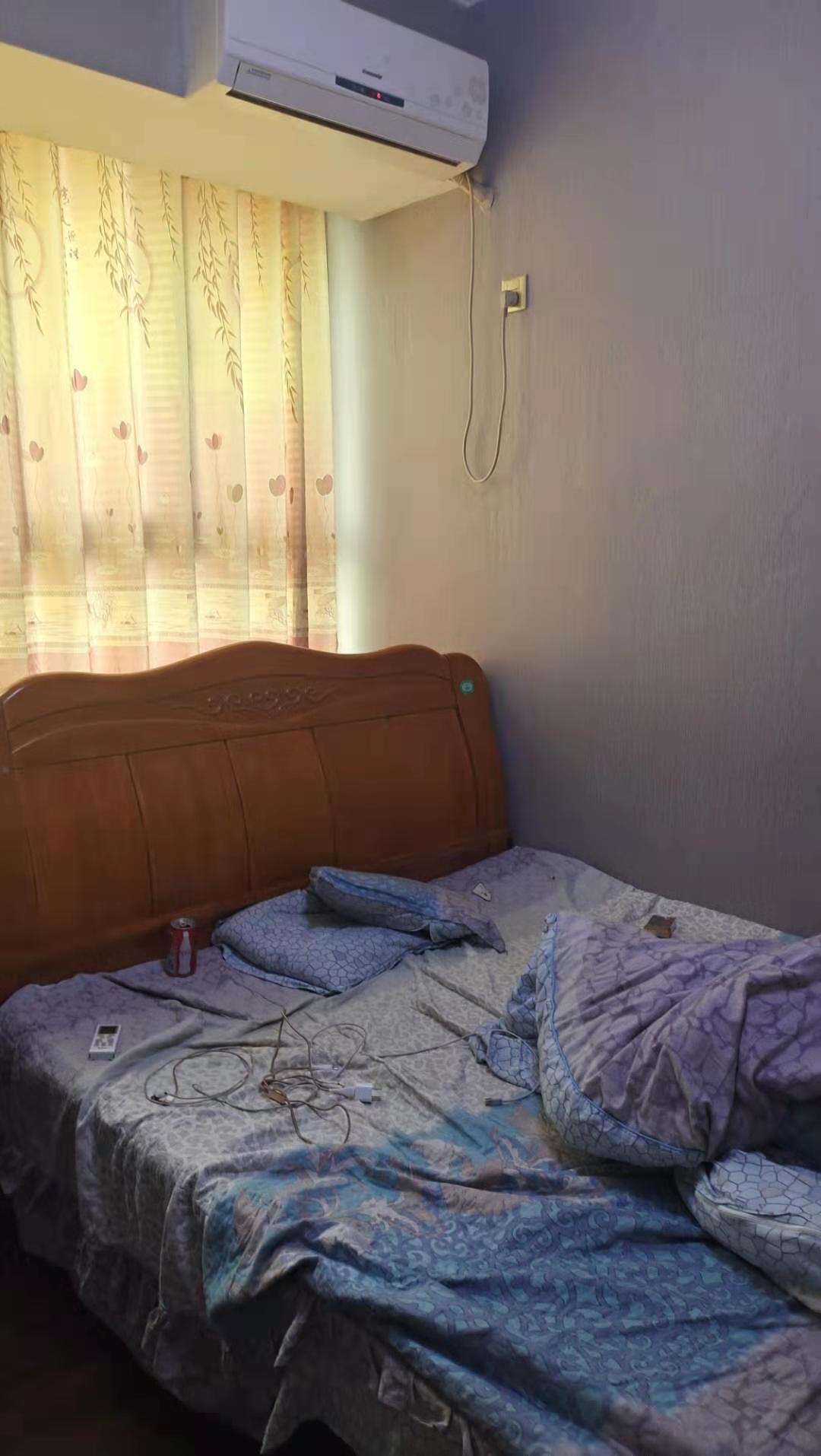 万豪城市花园  2室2厅1卫    43.7万 万豪城市花园  2室2厅1卫    43.7万卧室