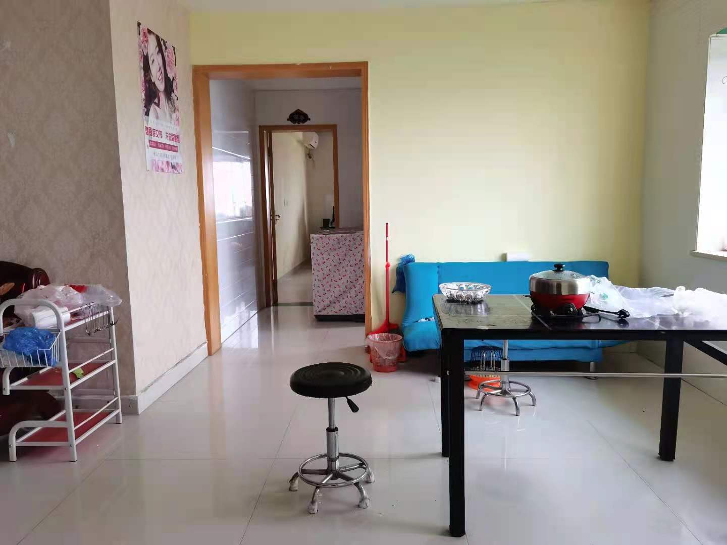 润林雅苑 2室1厅1卫 41.8万 润林雅苑 2室1厅1卫 41.8万客厅