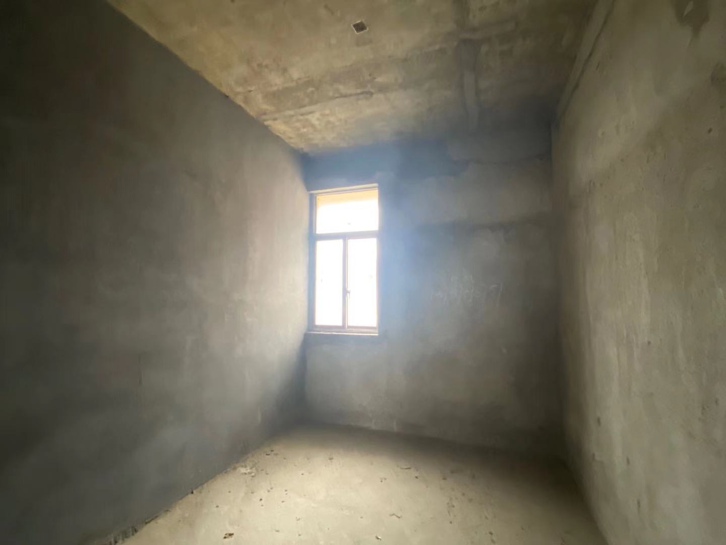 东方新城  2室2厅1卫    60.0万卫生间