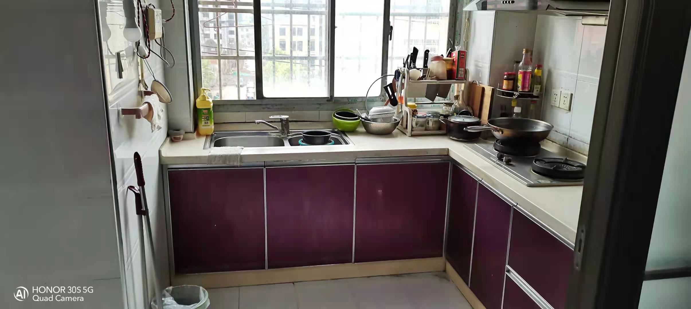 三星龙园 3室2厅2卫 94.0万 三星龙园 3室2厅2卫 94.0万厨房