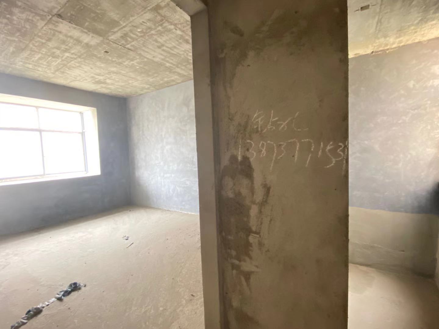 东方新城  2室2厅1卫    60.0万