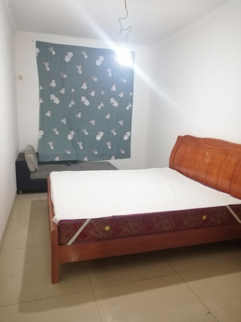 裕丰广场一区  3室2厅1卫    1100.0元/月 裕丰广场一区  3室2厅1卫    1100.0元/月室内图