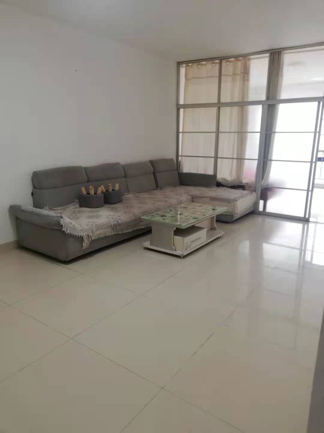 东湖名居  3室1厅1卫    1800.0元/月 东湖名居  3室1厅1卫    1800.0元/月室内图