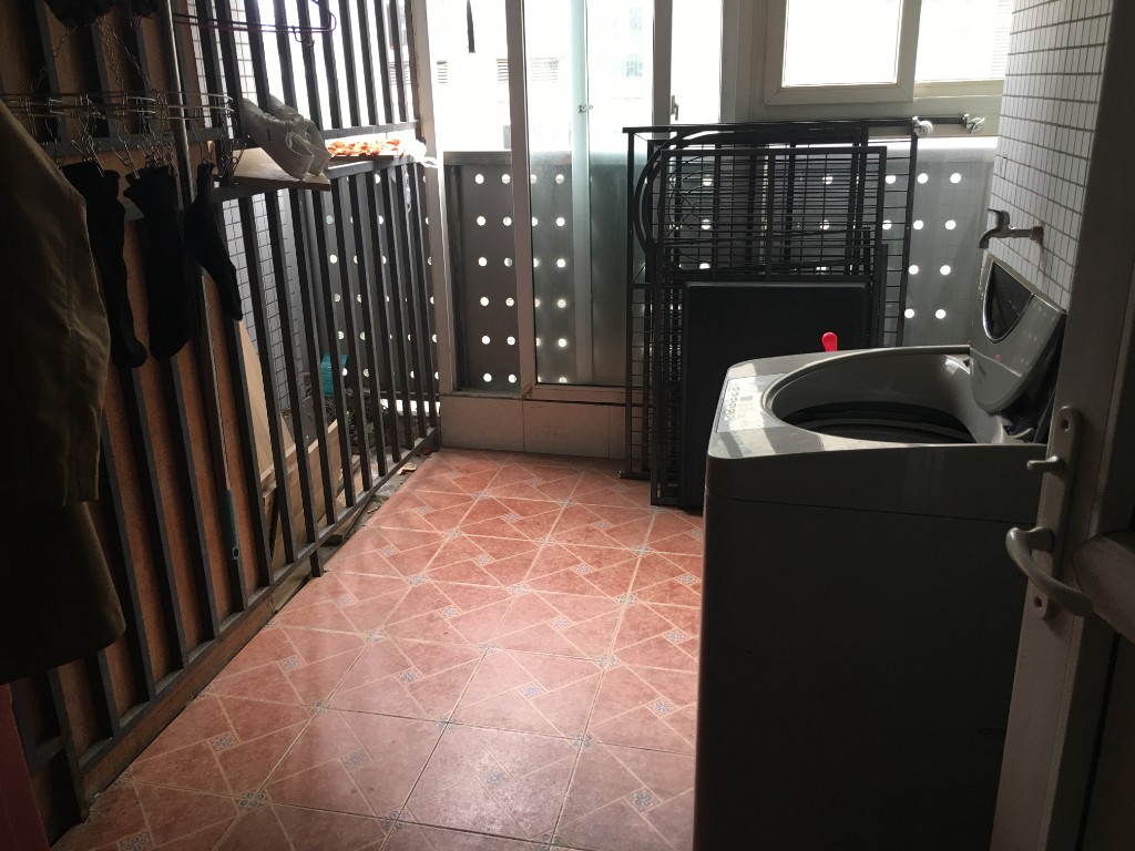 左右小区  2室1厅1卫   1800.00元/月室内图