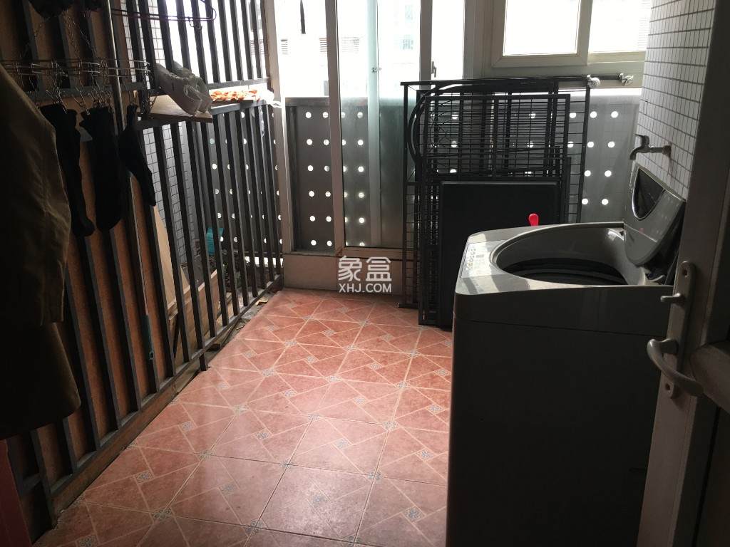 左右小区 2室1厅1卫 1800.0元/月 左右小区 2室1厅1卫 1800.0元/月室内图