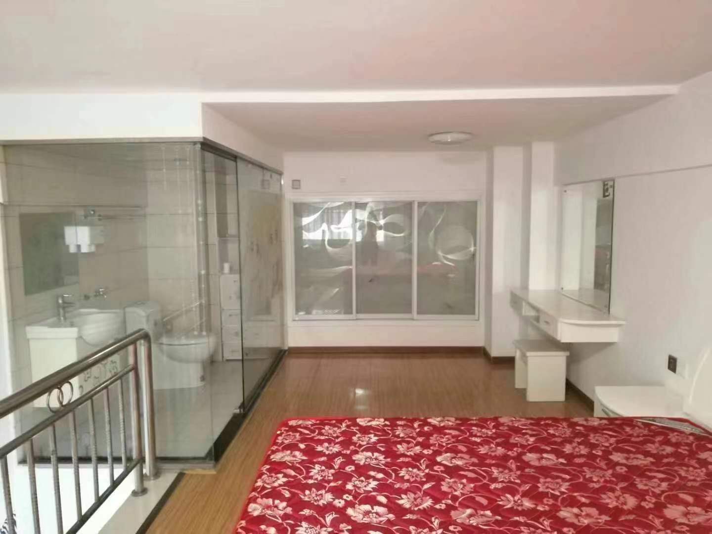 龙泰上品 1室1厅1卫 48.0万 龙泰上品 1室1厅1卫 48.0万卧室