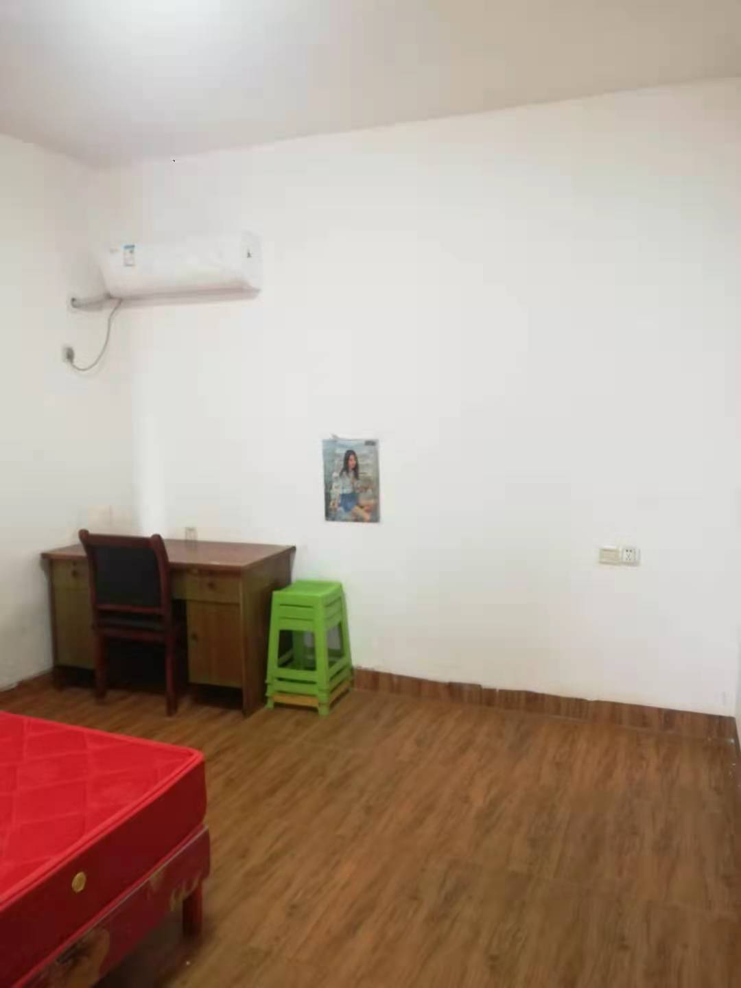 东湖名居  3室1厅1卫    1800.0元/月 东湖名居  3室1厅1卫    1800.0元/月室内图