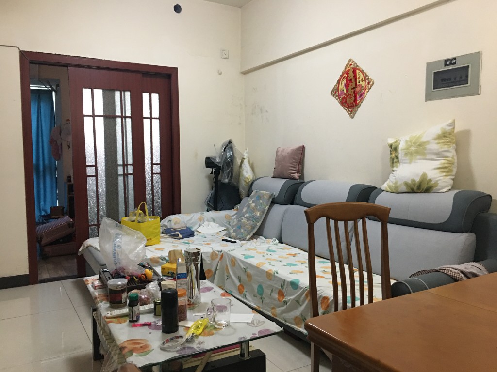 左右小区  2室1厅1卫   1800.00元/月室内图