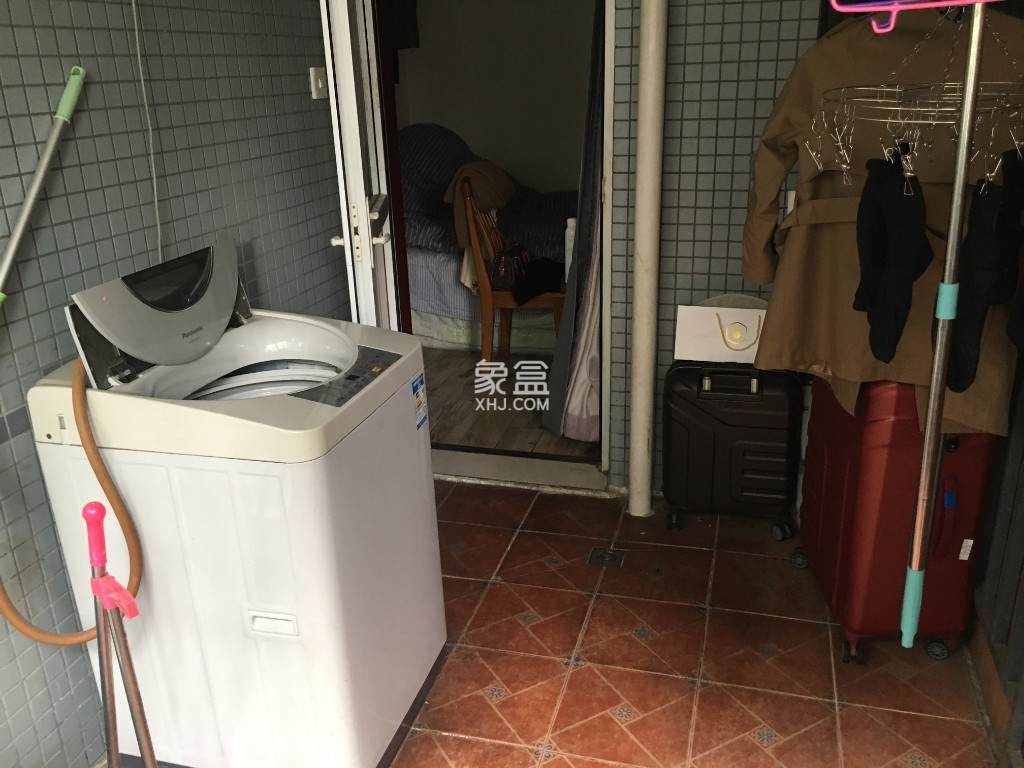 左右小区 2室1厅1卫 1800.0元/月 左右小区 2室1厅1卫 1800.0元/月室内图