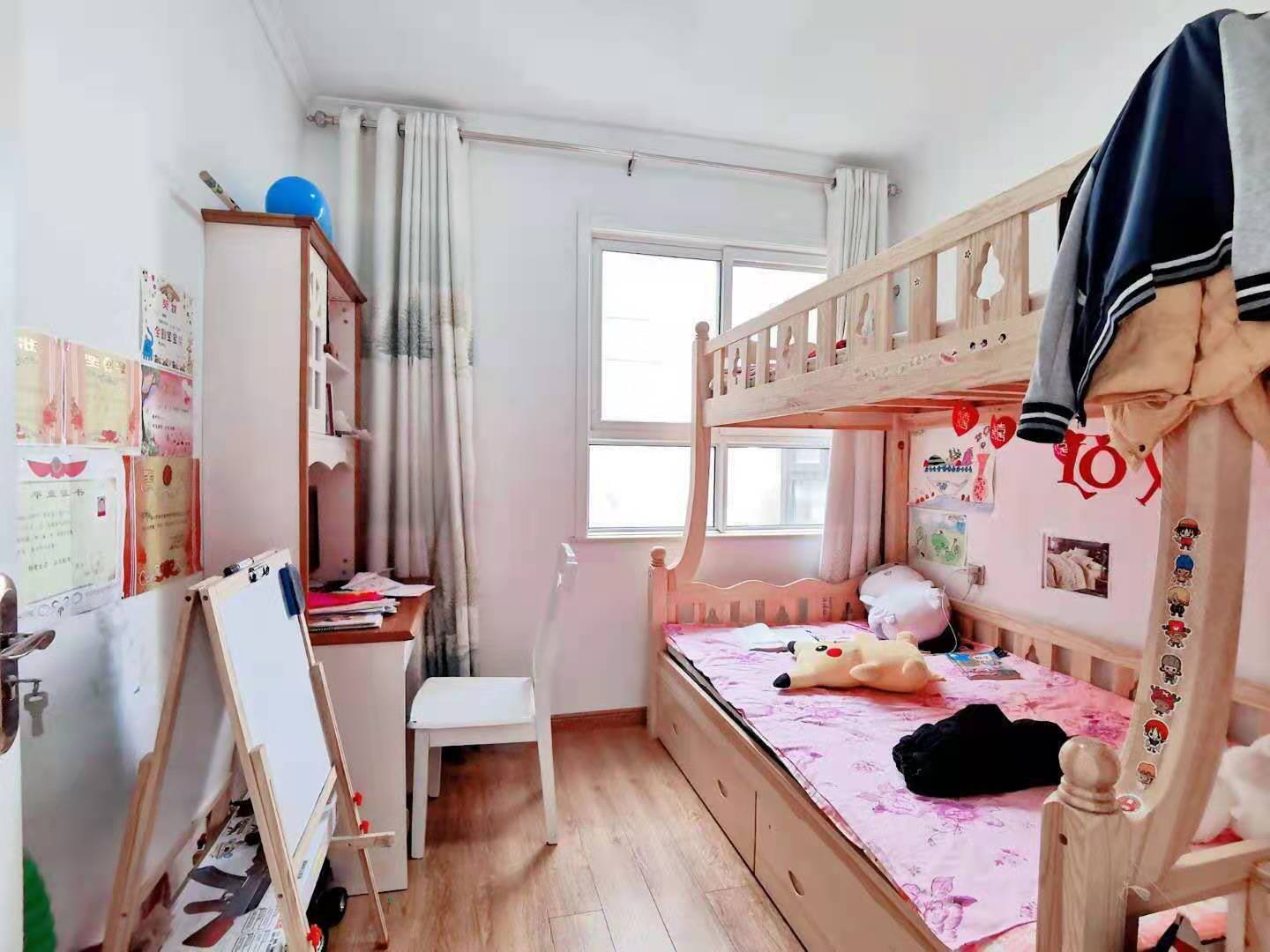 子午美居  3室2厅1卫   135.00万卧室