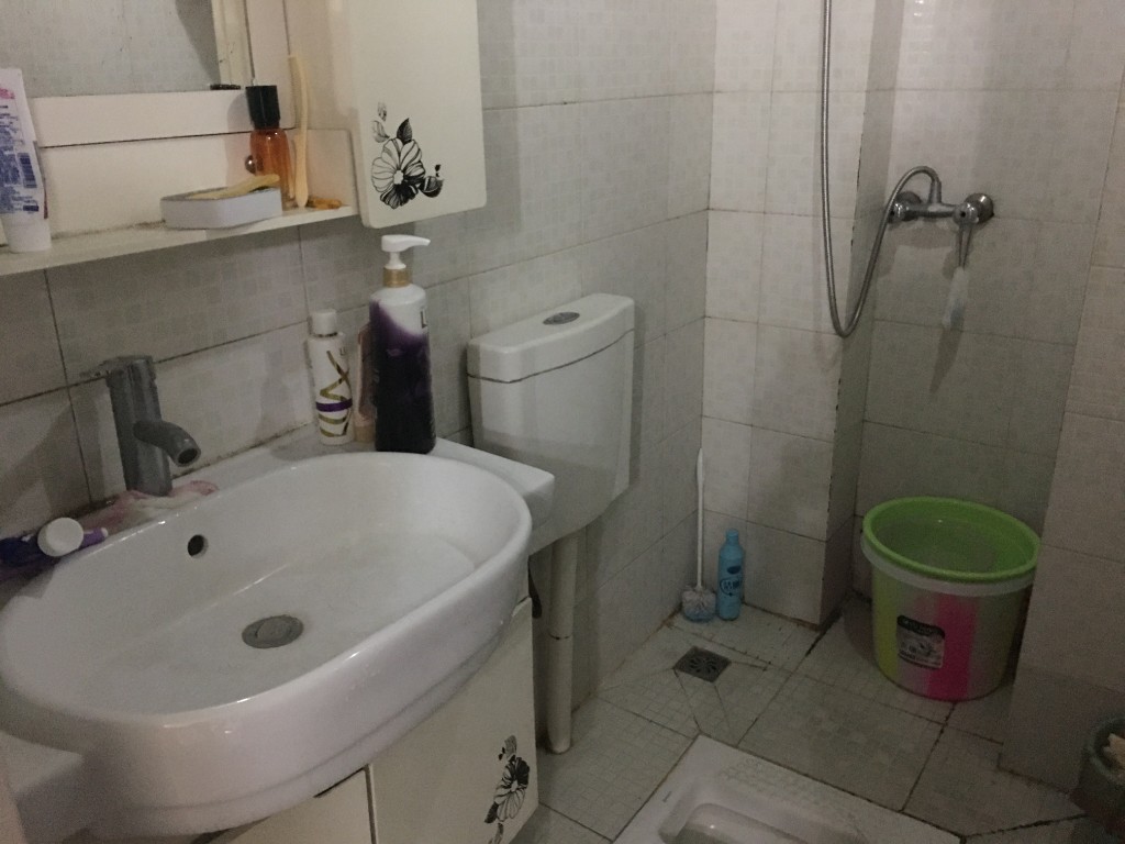 左右小区  2室1厅1卫   1800.00元/月室内图