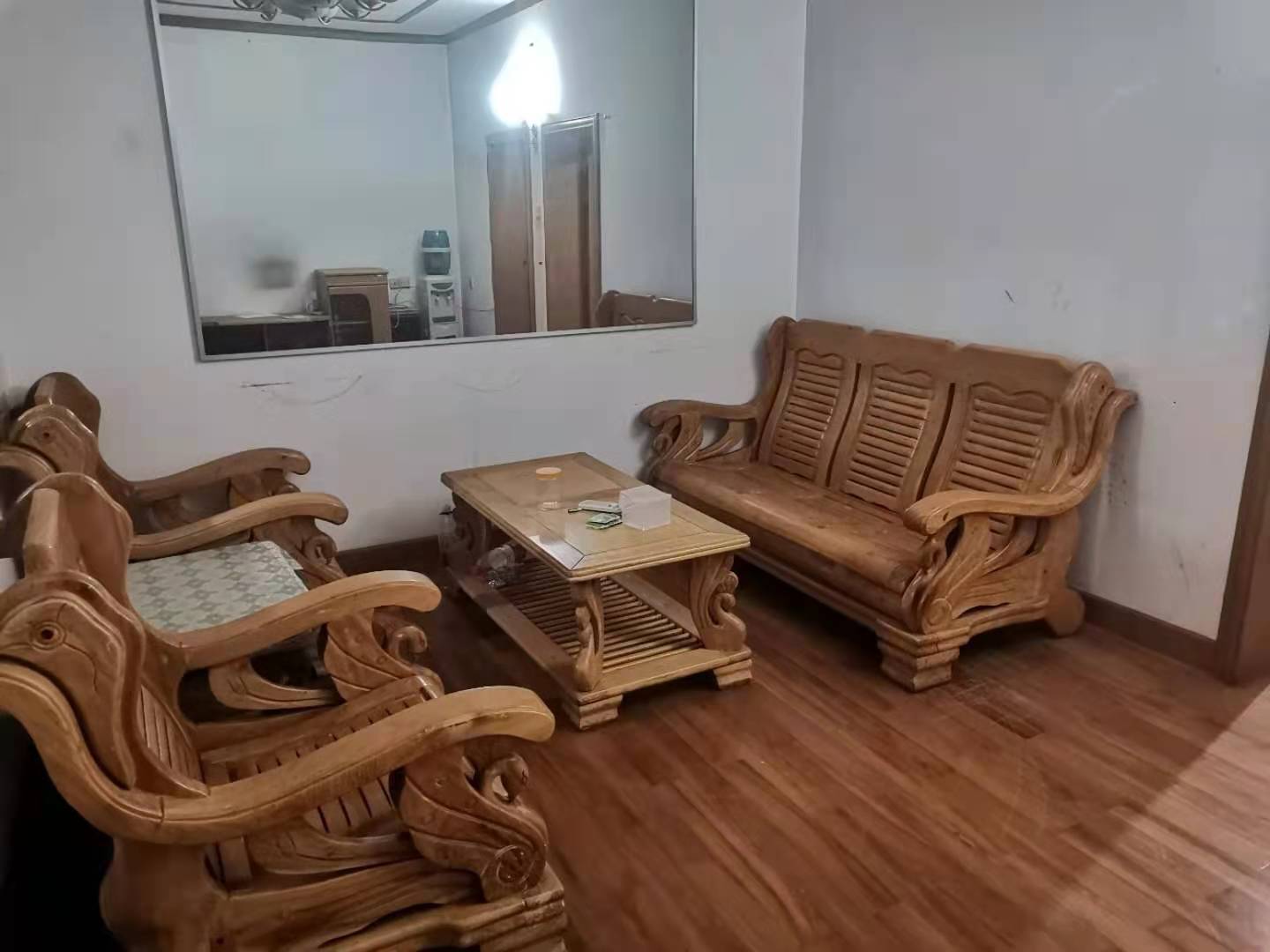 水竹二村 2室2厅1卫 1000.0元/月 水竹二村 2室2厅1卫 1000.0元/月室内图