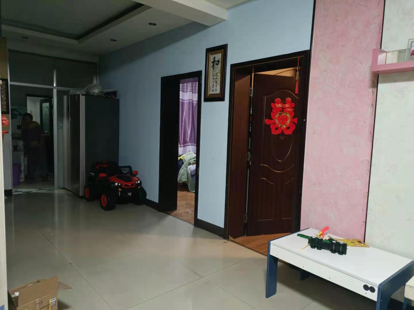 娄底市水果农产品大市场  3室2厅1卫    56.8万卧室