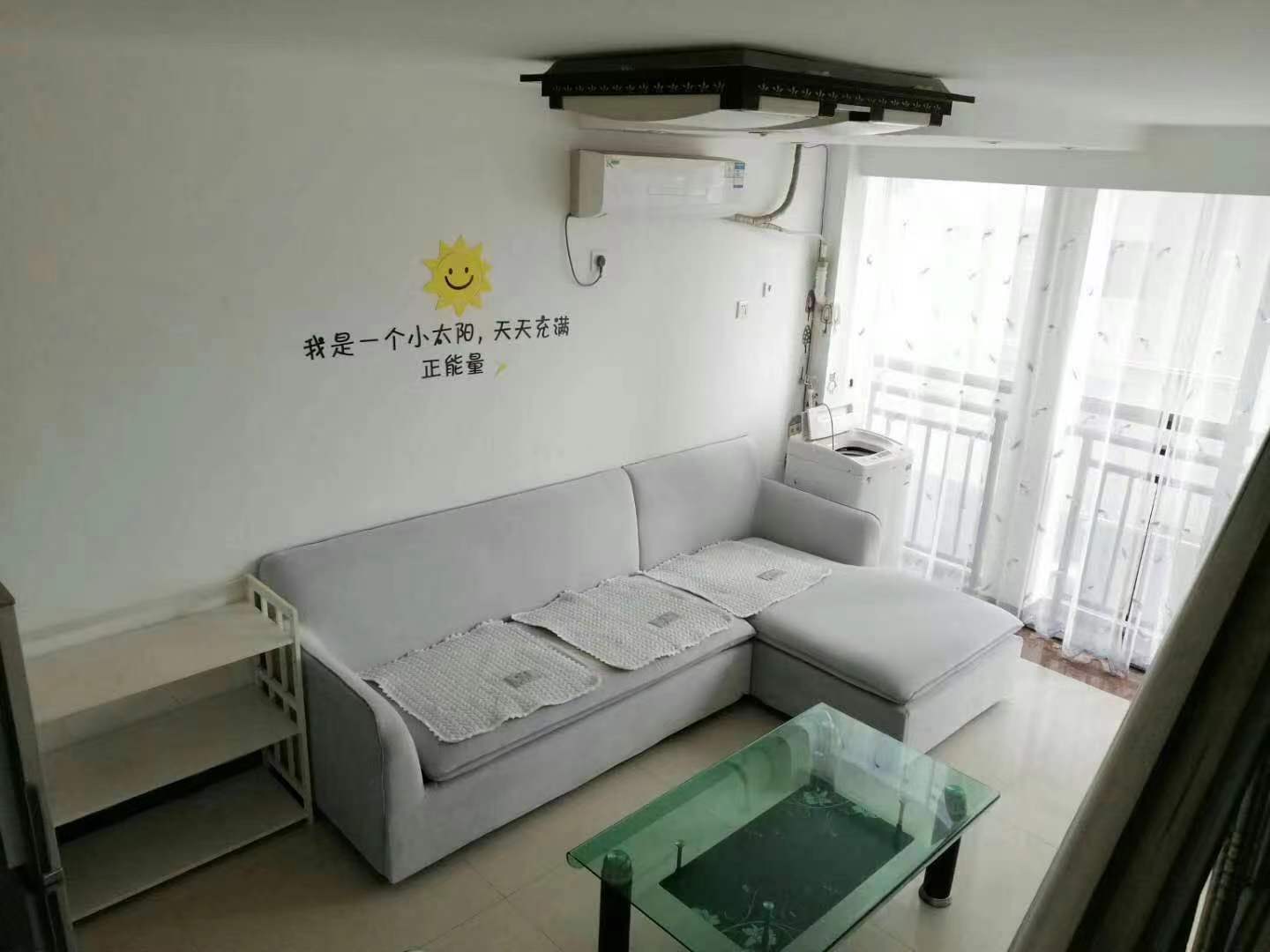 龙泰上品 1室1厅1卫 48.0万 龙泰上品 1室1厅1卫 48.0万客厅