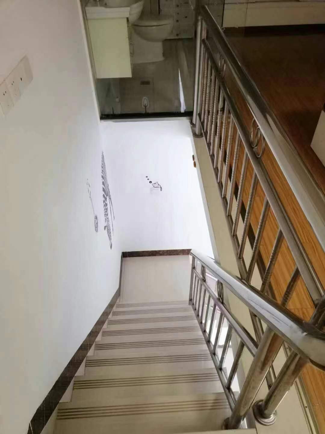 龙泰上品 1室1厅1卫 48.0万 龙泰上品 1室1厅1卫 48.0万客厅