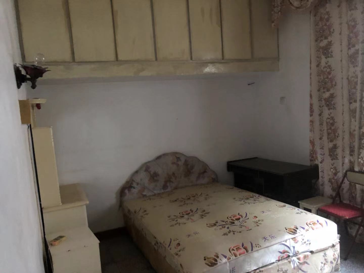 电力局家属楼 3室2厅1卫 59.8万 电力局家属楼 3室2厅1卫 59.8万客厅