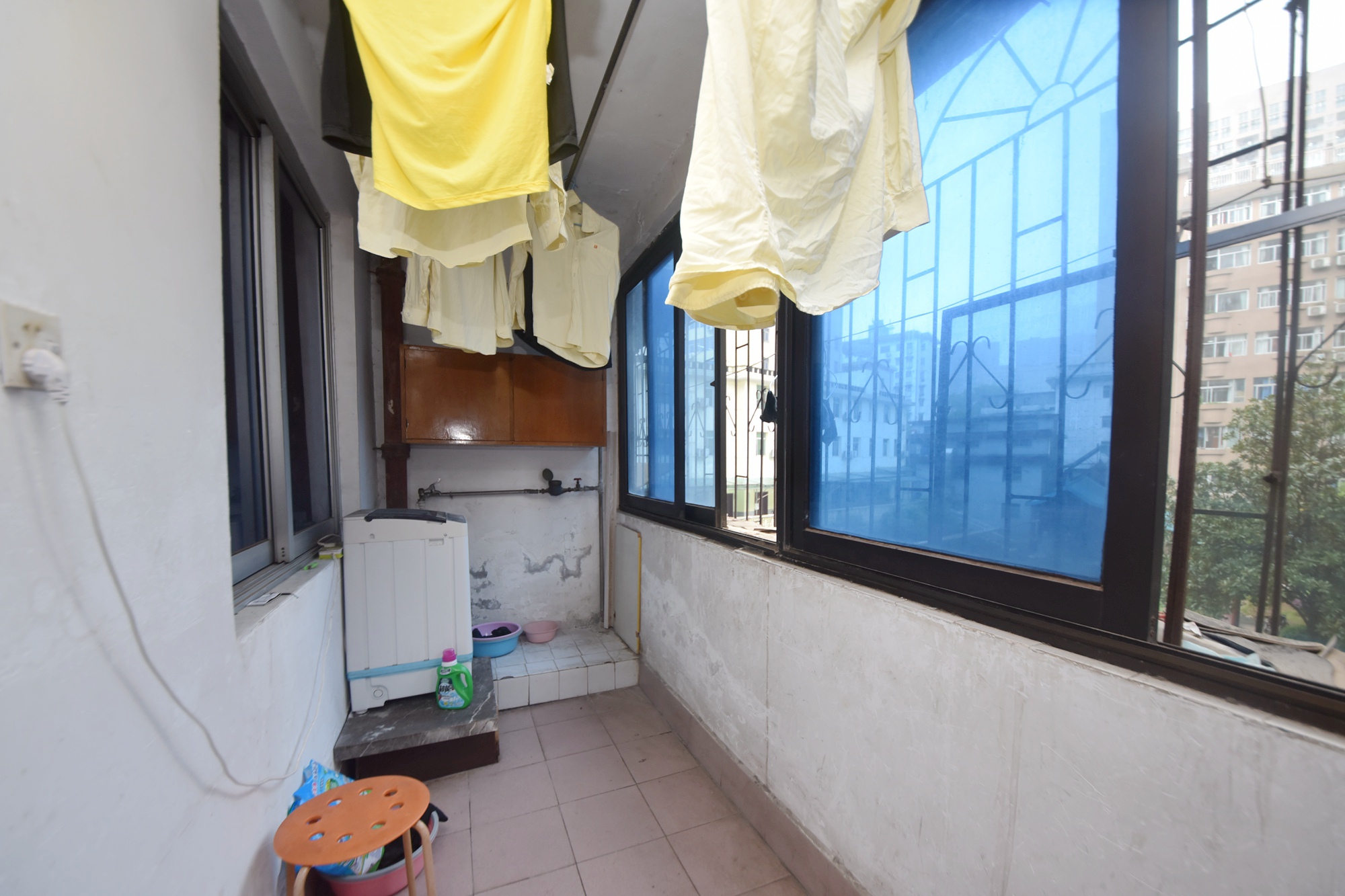 华顺大厦(芙蓉中路)  2室2厅1卫    70.0万阳台