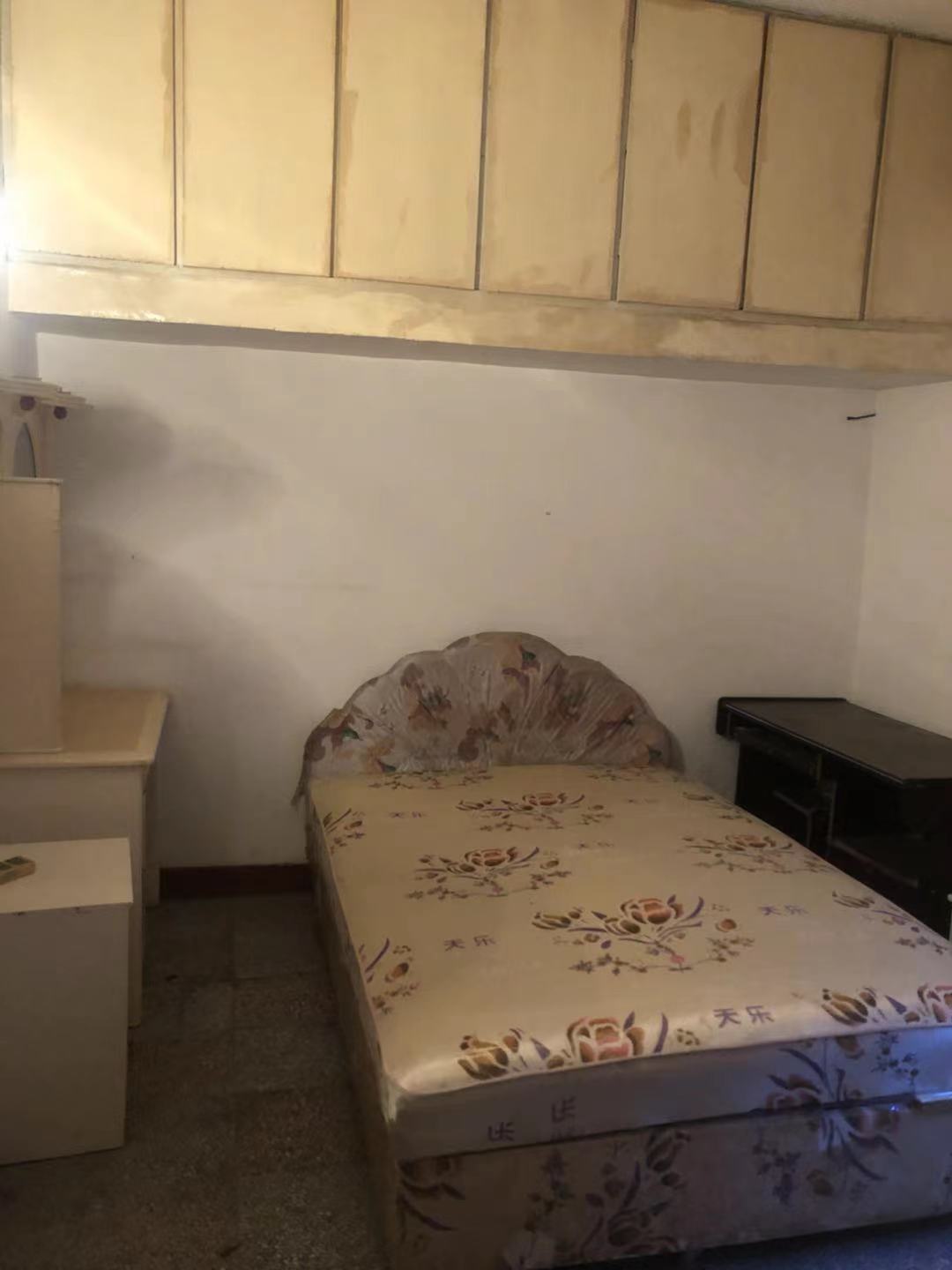 电力局家属楼 3室2厅1卫 59.8万 电力局家属楼 3室2厅1卫 59.8万卧室