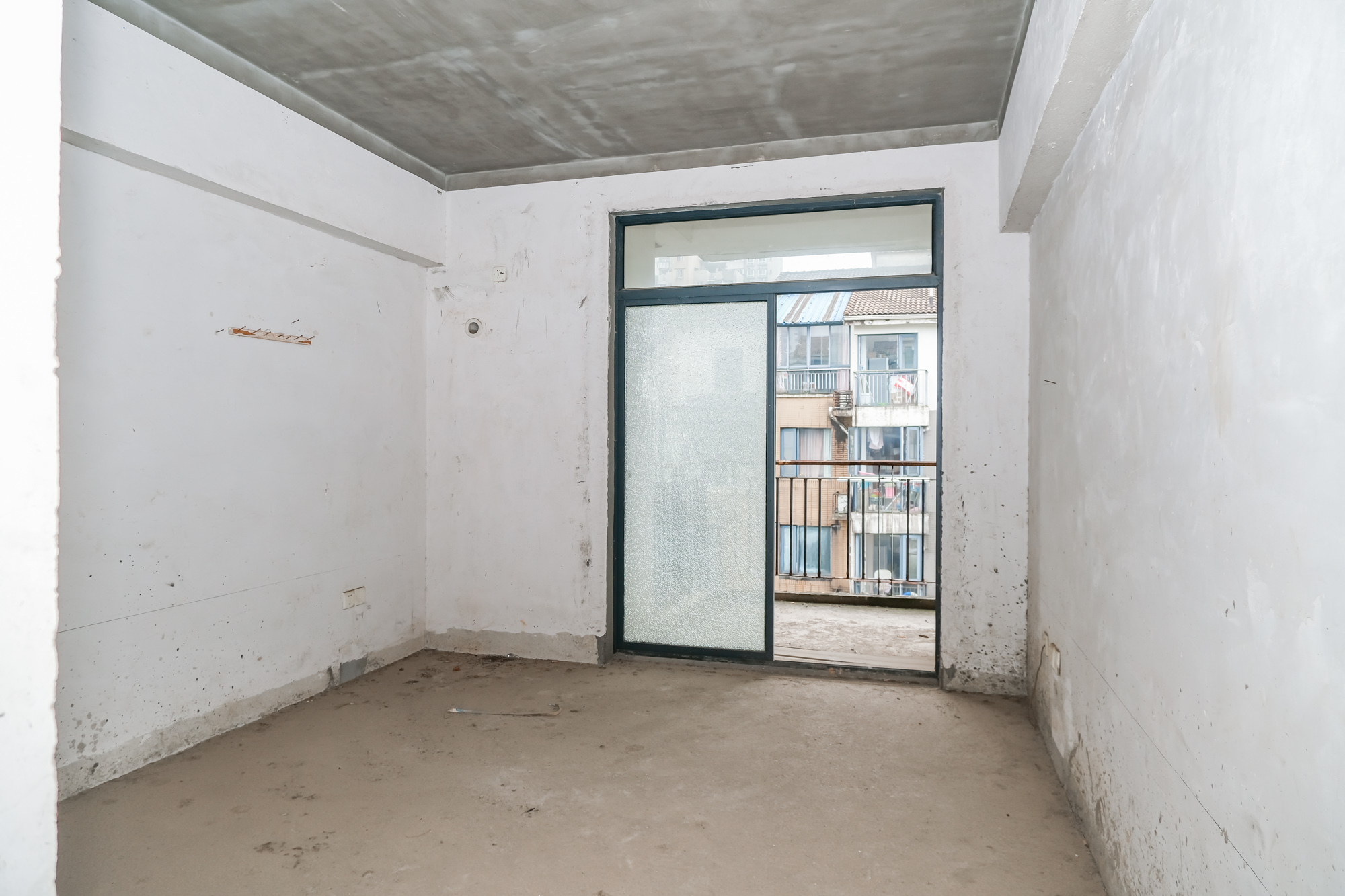 美林水郡  3室2厅1卫    115.0万其他