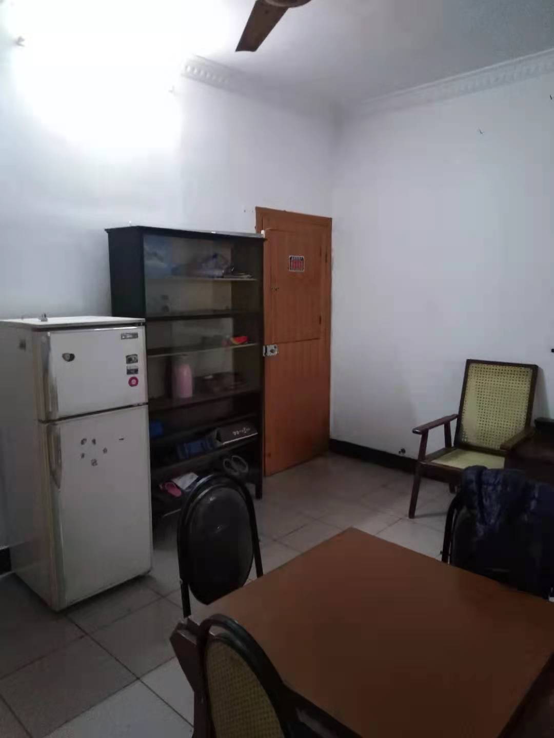 老市政府家属楼(机关三院) 3室2厅1卫 1100.0元/月 老市政府家属楼(机关三院) 3室2厅1卫 1100.0元/月室内图