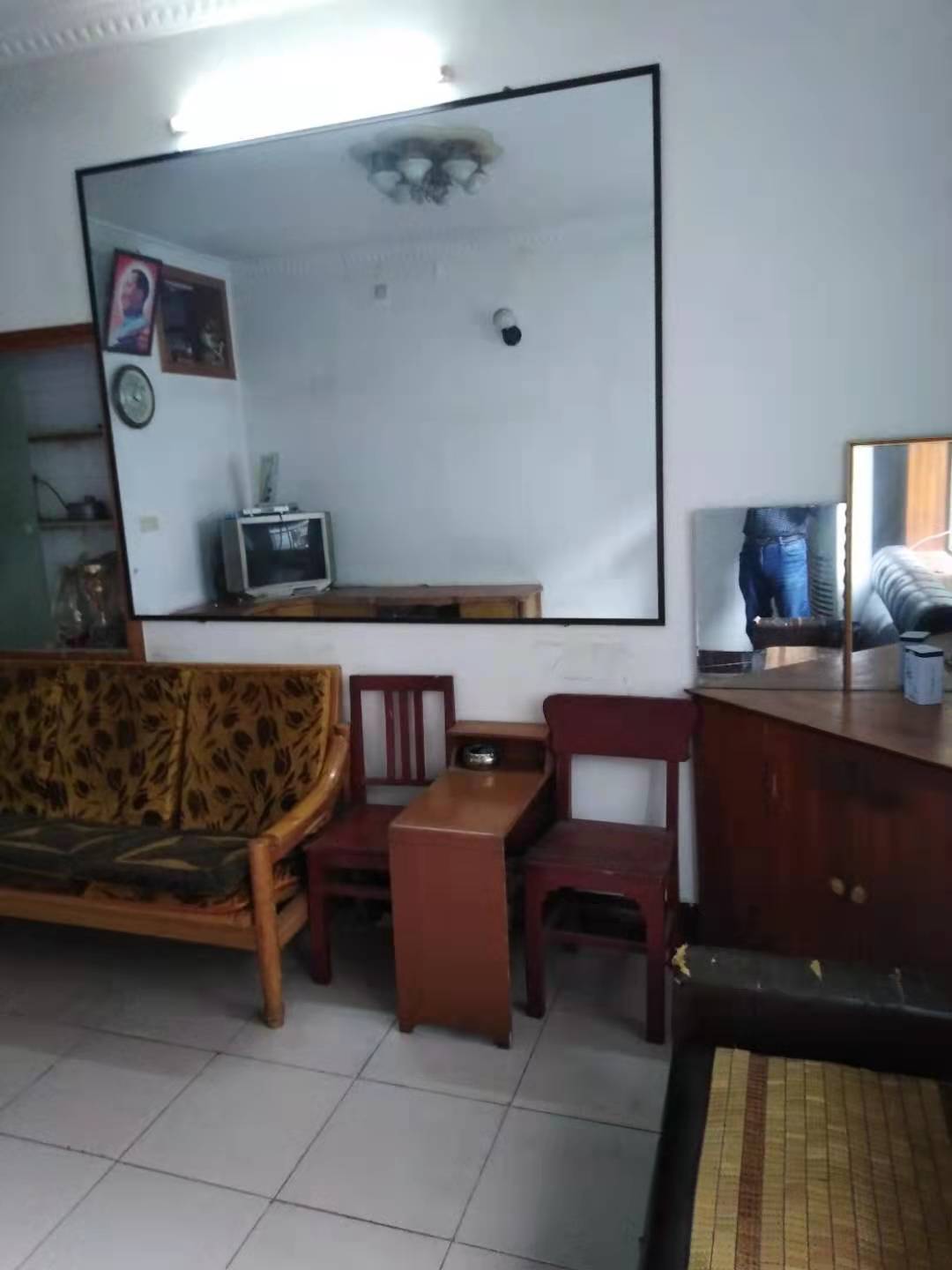 老市政府家属楼(机关三院) 3室2厅1卫 1100.0元/月 老市政府家属楼(机关三院) 3室2厅1卫 1100.0元/月室内图