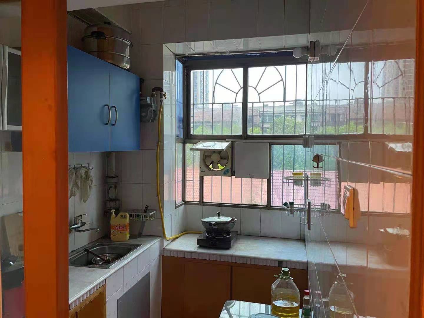 电力局家属楼  3室2厅1卫    55.8万 电力局家属楼  3室2厅1卫    55.8万厨房